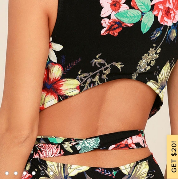 Lulu's Floral Dress - Picture 4 of 8